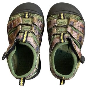 Keen Boys Newport Waterproof Closed Toe Sandals Camo Size 6